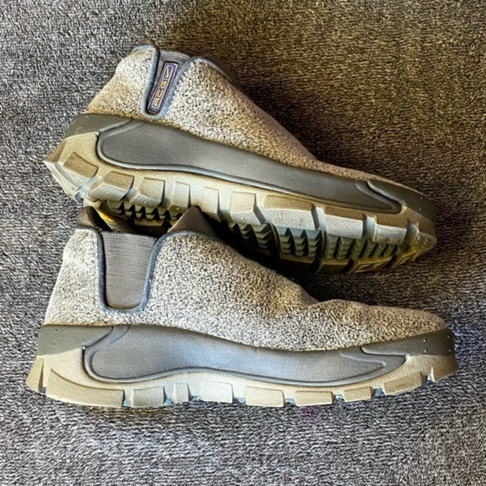 Nike ACG Gray Boots ( 7.5 )